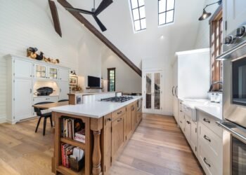 How Cabinetry Shapes the Heart of Your Home: Transform Your Space